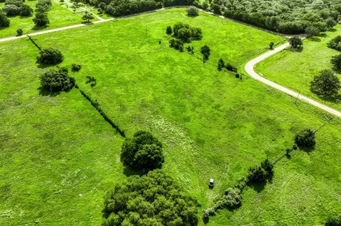 5 South Nassau Road, Round Top, TX 78954
