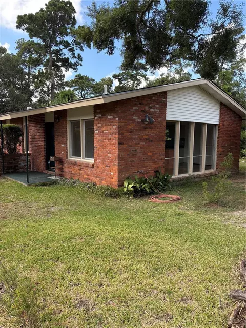 10 Pine Creek Ct, Houston, TX 77017
