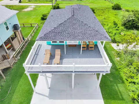 159 Ocean View Dr, Port Bolivar, TX 77650