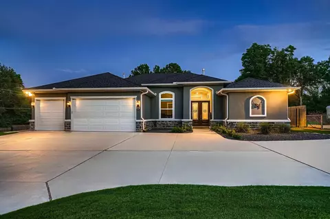 1206 E Stone St, Brenham, TX 77833 photo 1