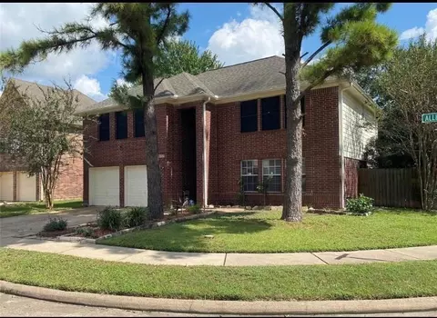 10702 Allens Landing Dr, Houston, TX 77065
