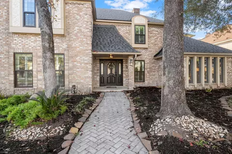 Exterior - 16111 Maplehurst Dr, Spring, TX 77379 photo 2 of 4