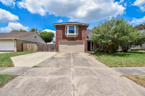 1201 Wildwood Dr, Deer Park, TX 77536