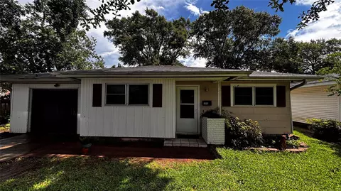 5148 Foster Ave, Groves, TX 77619