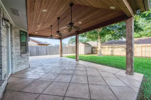 4731 Pinehurst St, Pasadena, TX 77505 photo 1