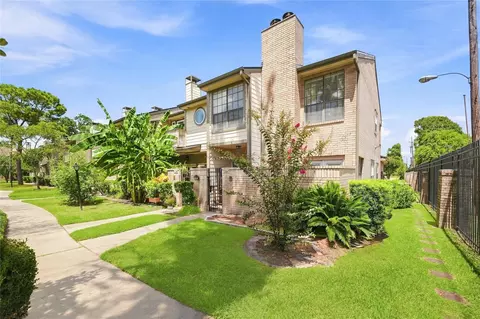 736 Country Place Dr #I, Houston, TX 77079
