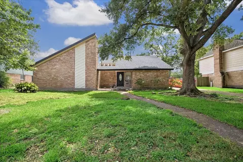 19715 Sweet Forest Ln, Humble, TX 77346