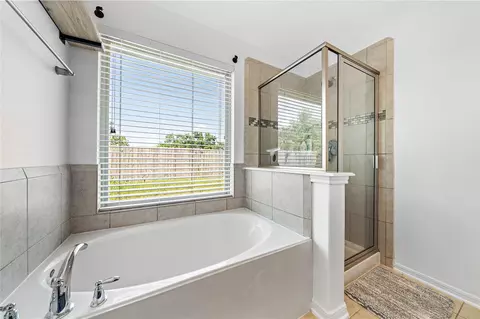 Bath - 21411 Gable Meadows Ln, Spring, TX 77379 photo 2 of 2