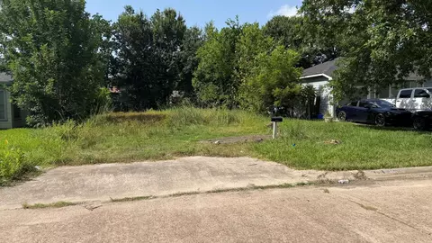 601 Maple Ave, Pasadena, TX 77506 photo 2