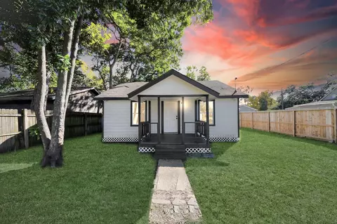 3206 Melbourne St, Houston, TX 77026