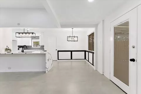 3815 Plum Hollow Dr, Houston, TX 77059