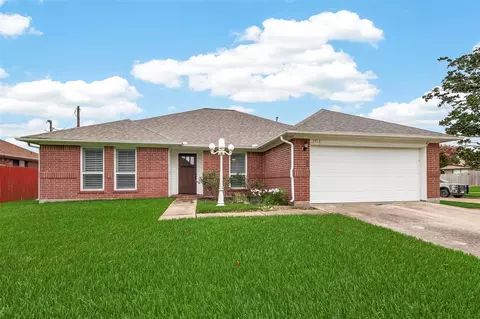 3413 Blue Wing Dr, Dickinson, TX 77539