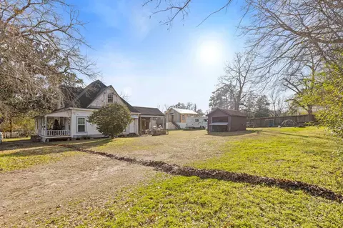 304 W Wheat St, Woodville, TX 75979
