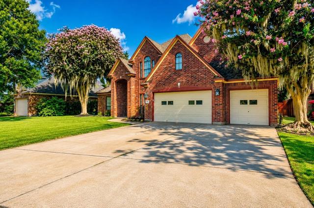 105 Thyme Trl, Lake Jackson, TX 77566