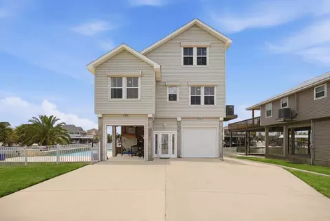 1315 Wahini St, Galveston, TX 77554