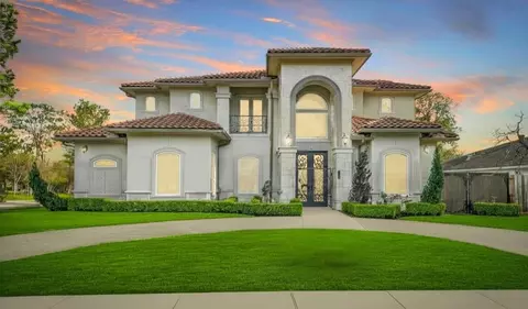 9761 Westview Dr, Houston, TX 77055