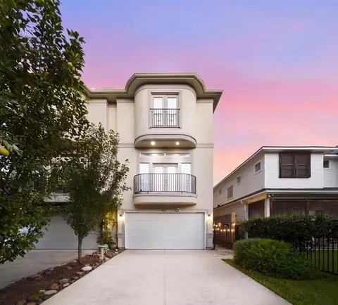 907 Lawrence St, Houston, TX 77008