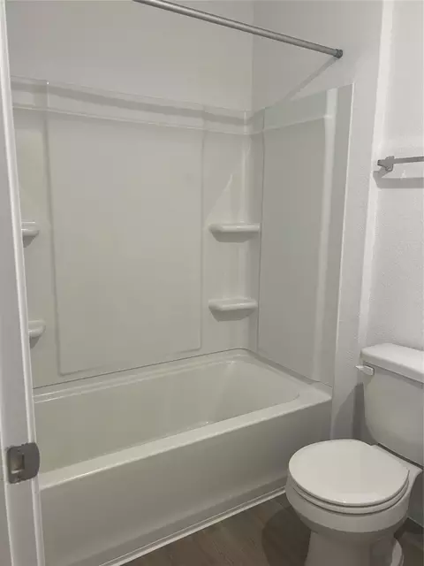 Bath - 5414 Balerna St, Spring, TX 77373 photo 3 of 5