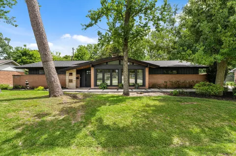 9223 Rangely Dr, Houston, TX 77055