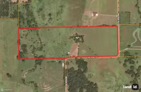 5208 Mensik Rd, Schulenburg, TX 78956