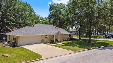 197 Westwood Dr E, Trinity, TX 75862 photo 1