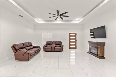 Living - 23232 Val Verde, Edinburg, TX 78542 photo 2 of 2