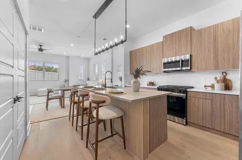 2308 Springwood Cove Ln, Houston, TX 77055