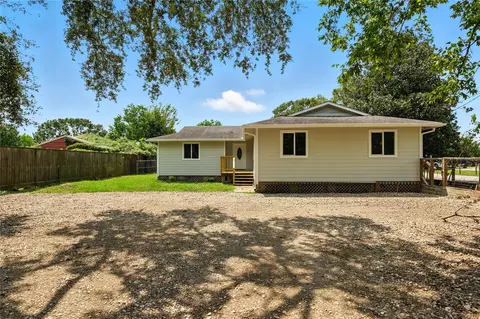 3820 Kansas St, Fresno, TX 77545