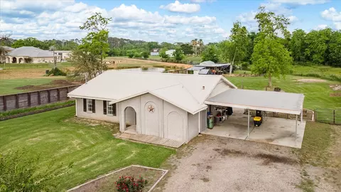 3205 Cemetery Rd, Santa Fe, TX 77517