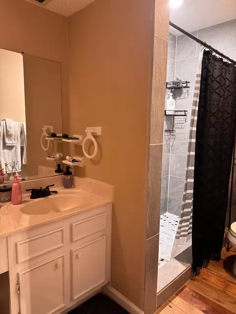 Bath - 75 Coral Gables, Trinity, TX 75862 photo 1 of 2