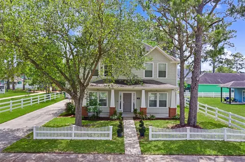 54 Middle Borondo, La Marque, TX 77568