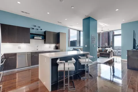1211 Caroline St #1801, Houston, TX 77002