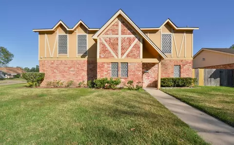 13915 Roundstone Ln, Houston, TX 77015