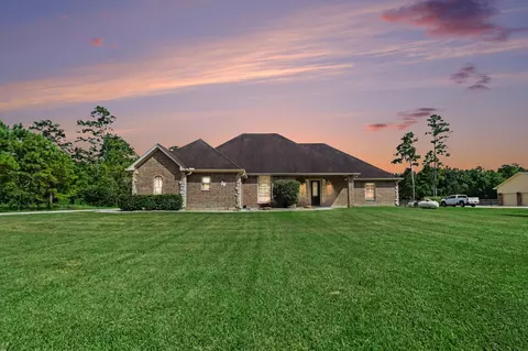 7211 Bayou Timbers Dr, Alvin, TX 77511