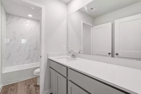 Bath - 29006 Fig Vine Dr, Waller, TX 77484 photo 4 of 4