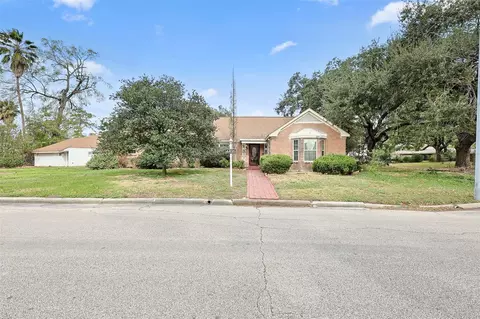 4425 Laurel Dr, Houston, TX 77021