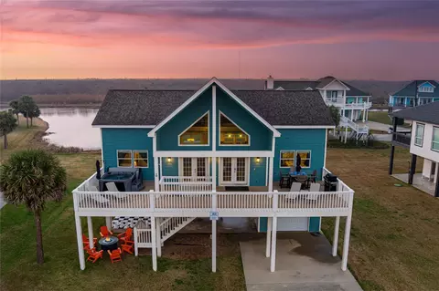 4021 Biscayne Beach Rd, Port Bolivar, TX 77650