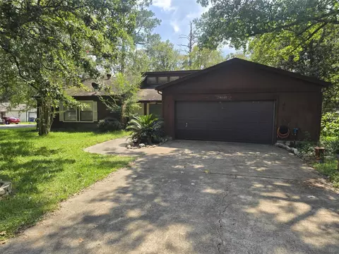 26401 Darkwood Ct, Huntsville, TX 77320