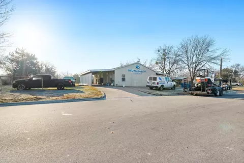 217 W Hill St, Navasota, TX 77868