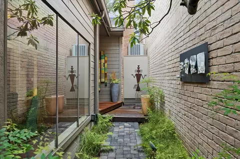 8999 Briar Forest Dr, Houston, TX 77024
