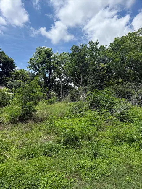 207 Prune St, La Marque, TX 77568