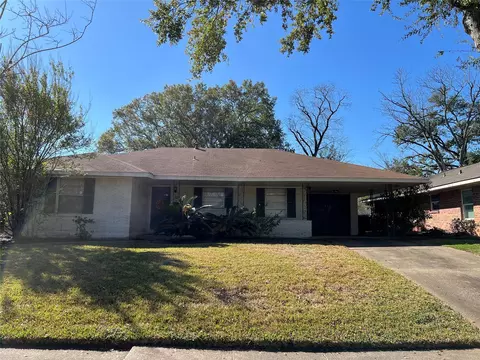 5103 Creekbend Dr, Houston, TX 77035