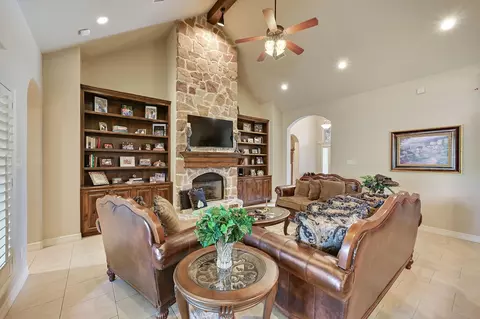 4221 Rocky Creek Trl, College Station, TX 77845