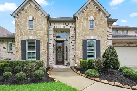Exterior - 5515 Elden Trl, Pasadena, TX 77505 photo 4 of 6