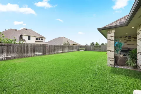 Exterior - 5515 Elden Trl, Pasadena, TX 77505 photo 5 of 6
