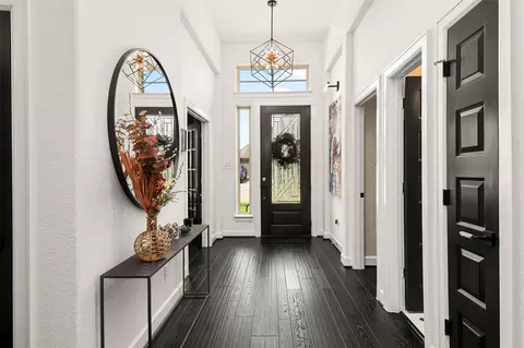 Entry Way - 5515 Elden Trl, Pasadena, TX 77505 photo 2 of 3