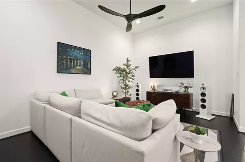 Living - 5515 Elden Trl, Pasadena, TX 77505 photo 1 of 3