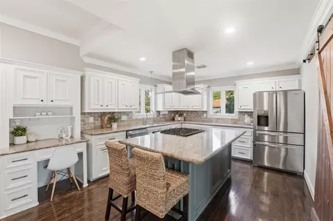 1008 Lawndale Ave, Brenham, TX 77833