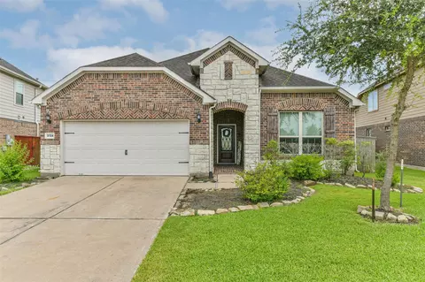 3724 Emerald Falls Ln, Pearland, TX 77581