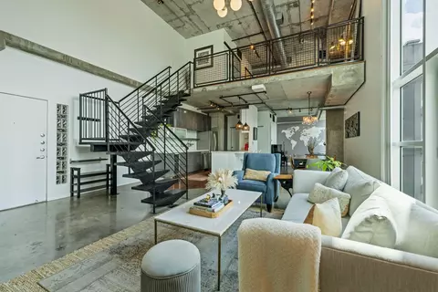 2000 Bagby St #11415, Houston, TX 77002
